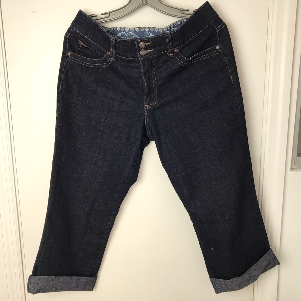 Bandolino  Capris Jeans Size 10.